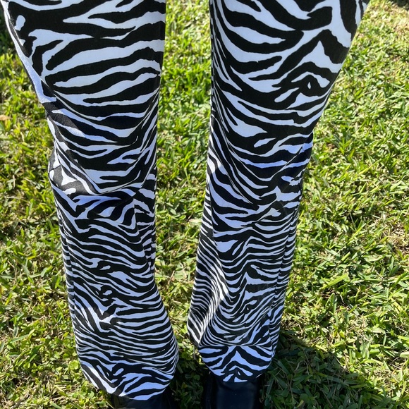 Vintage look High waisted Y2k Zebra print pants ๐ฆ๐ค - Picture 3 of 4